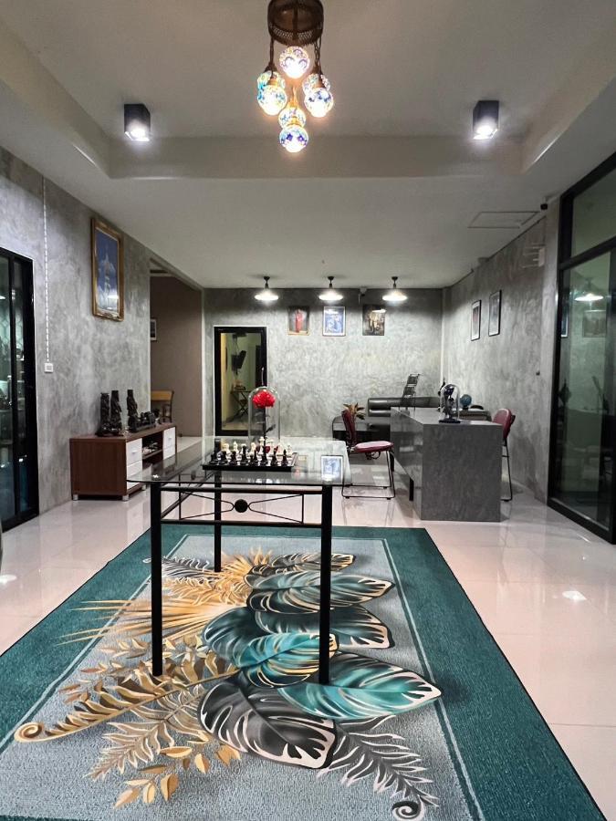 V Tharm Hotel อุดรธานี ภายนอก รูปภาพ