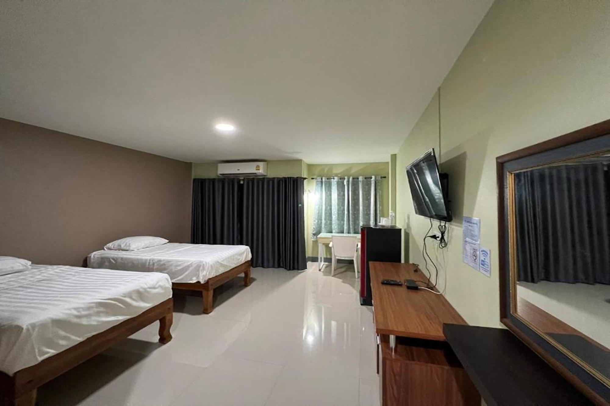 V Tharm Hotel อุดรธานี ภายนอก รูปภาพ