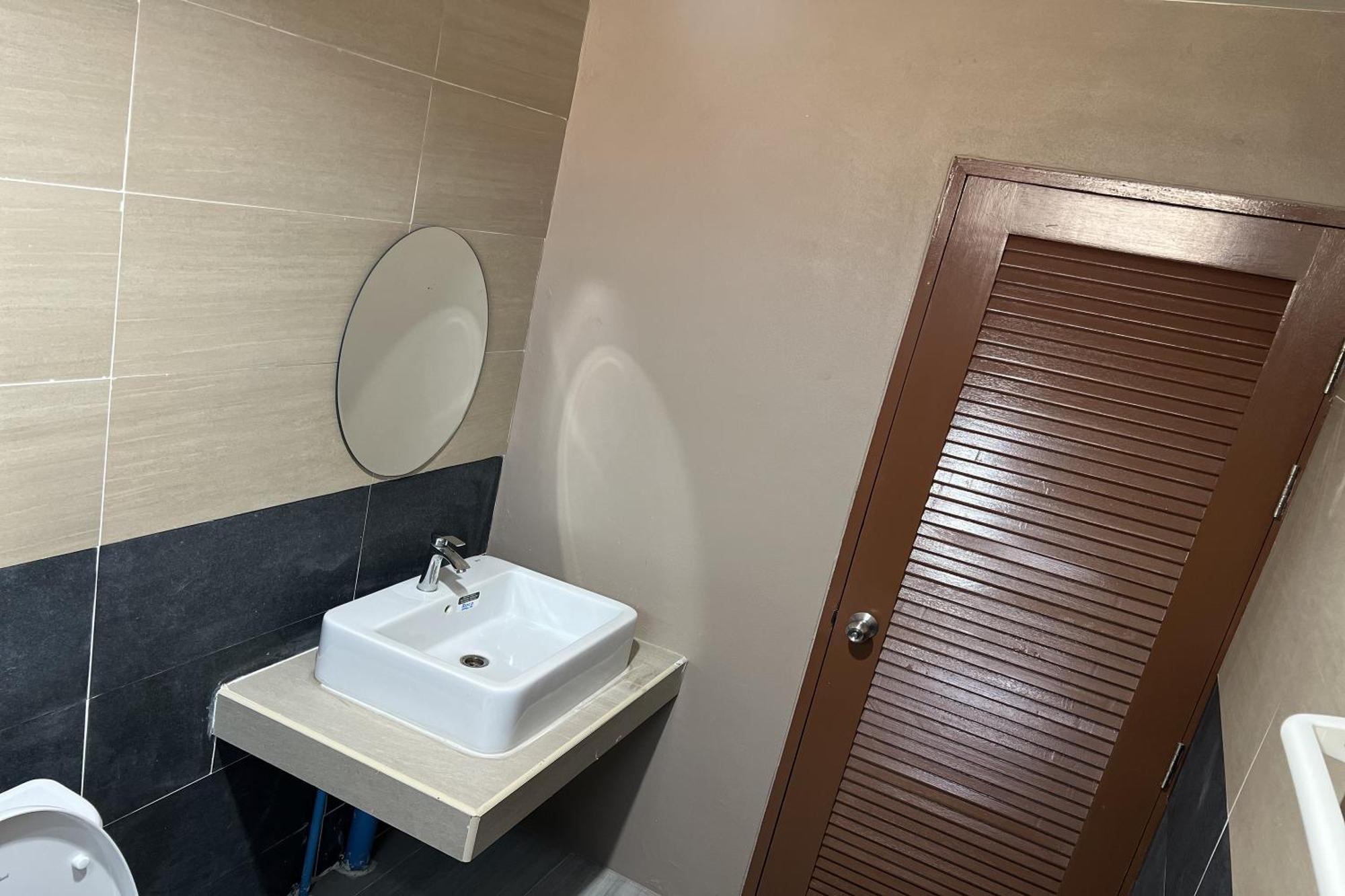 V Tharm Hotel อุดรธานี ภายนอก รูปภาพ
